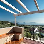 Villa Kumusha Near Fiscardo Manganos