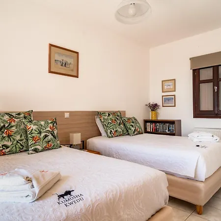Villa Kumusha Near Fiscardo Mánganos